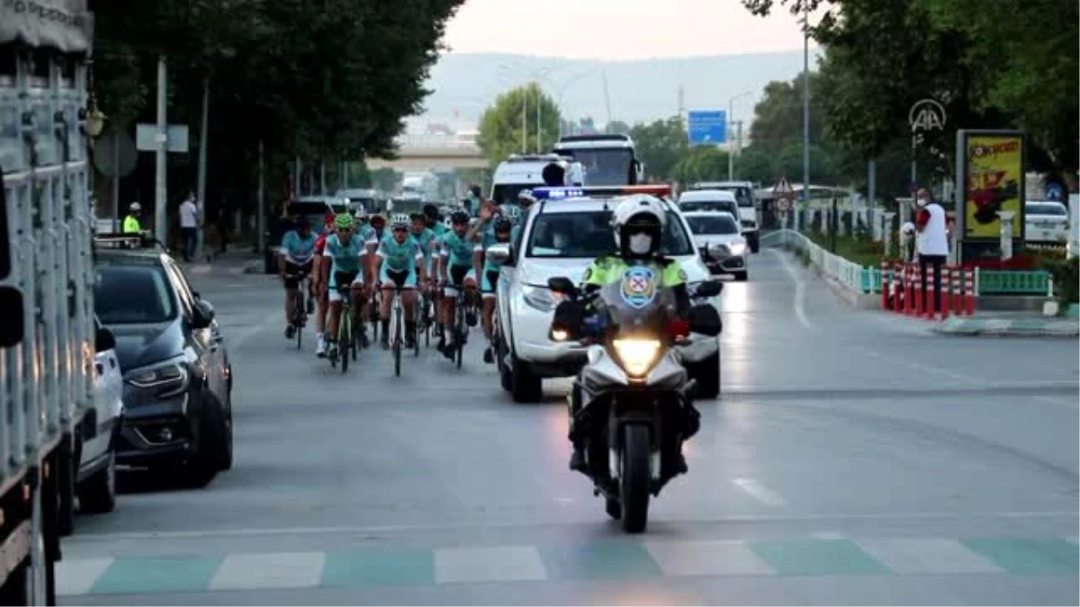 Ömer Halisdemir 4. Ulusal Bisiklet Turu\'na katılanlar Kütahya\'ya ulaştı