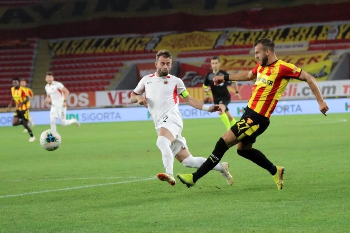 Süper Lig: Göztepe: 0 Gençlerbirliği: 2 (İlk Yarı)