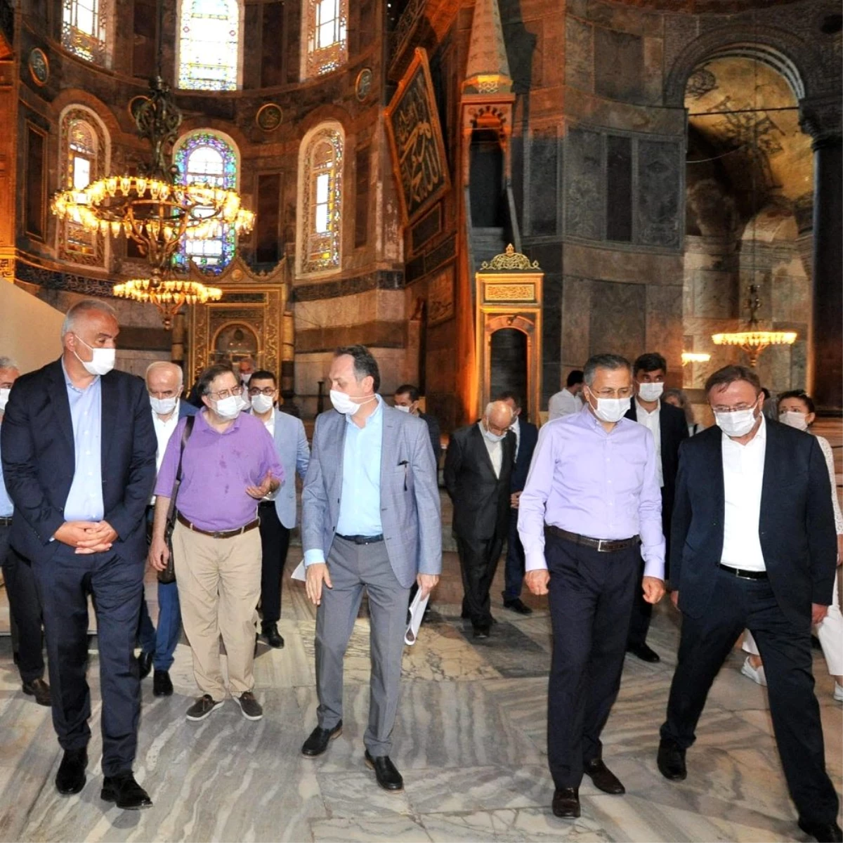 Bakan Ersoy ve Diyanet İşleri Başkanı Erbaş, Ayasofya Camii\'nde incelemelerde bulundu