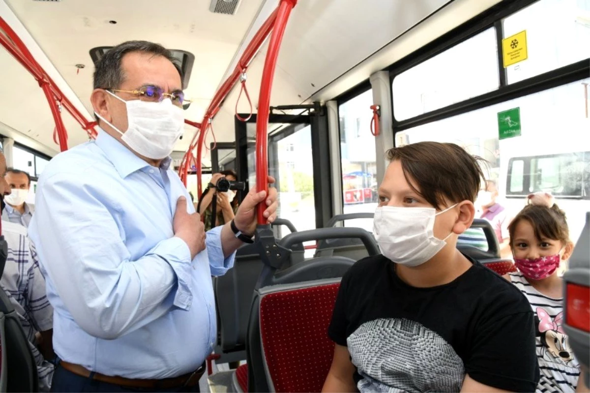Başkan Demir halk otobüsüne bindi, esnafı ziyaret etti, halkın sorunlarını dinledi