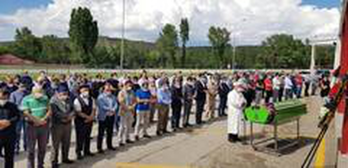 Erzurum Sağlık İl Müdürü Bedir\'in annesi son yolculuğuna uğurlandı