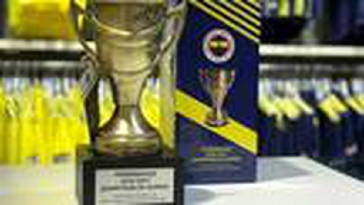 Fenerbahçe\'nin 2010-11 şampiyonluk kupası Fenerium\'da