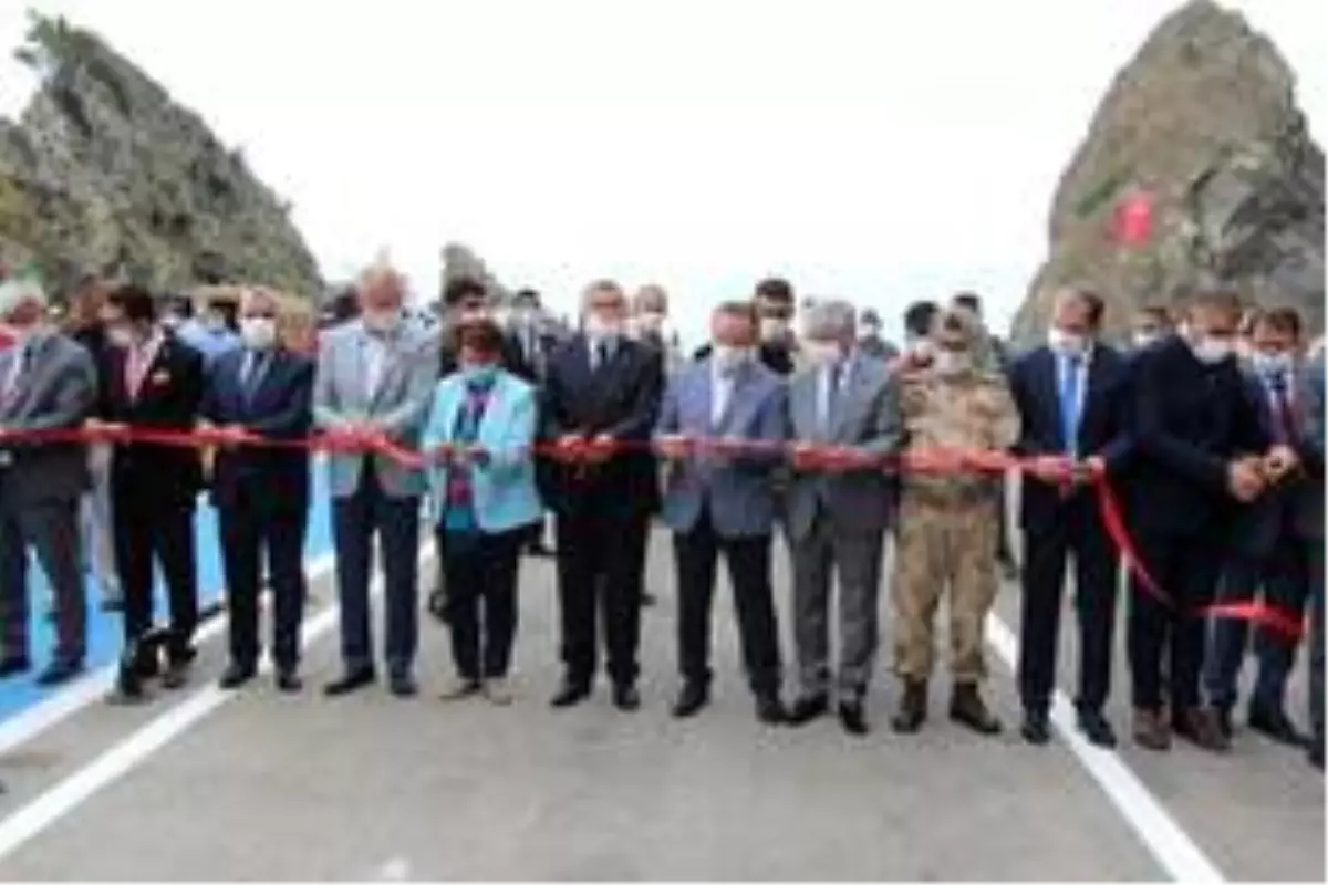 Hatay\'da Samandağ-Arsuz yolu açıldı