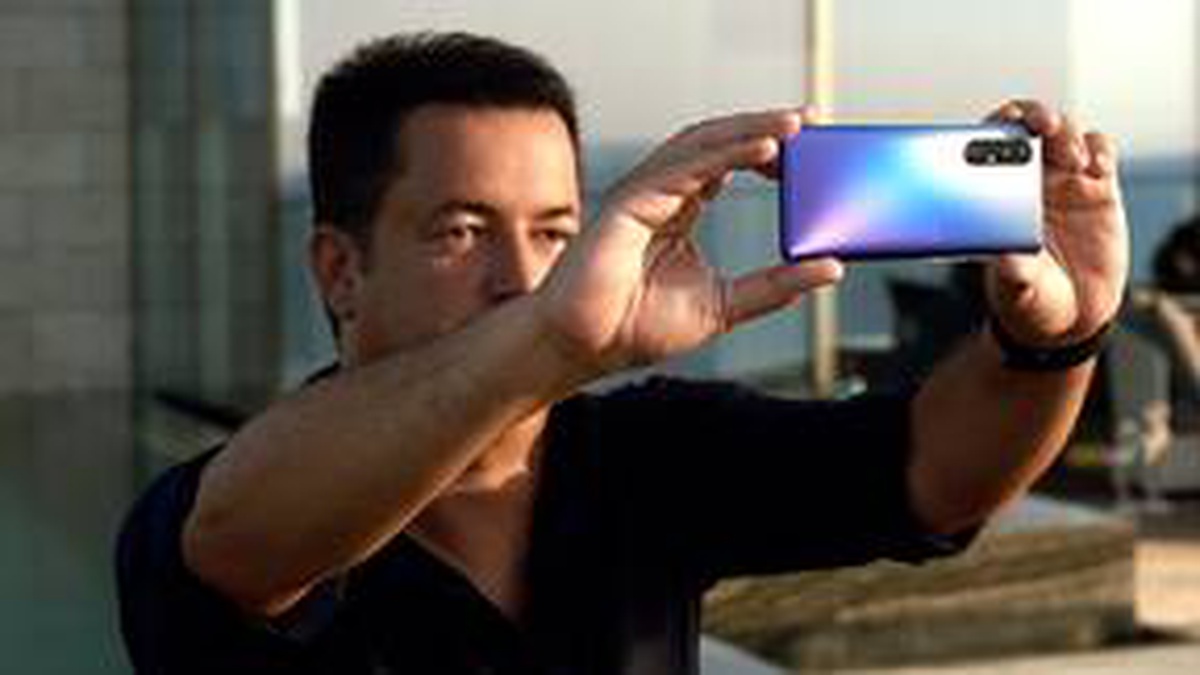 Oppo\'nun Reklam Yüzü Acun Ilıcalı Oldu