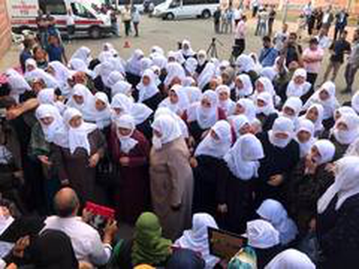 Ağrılı kadınlar Diyarbakır anneleri için Ayasofya\'da buluşacak