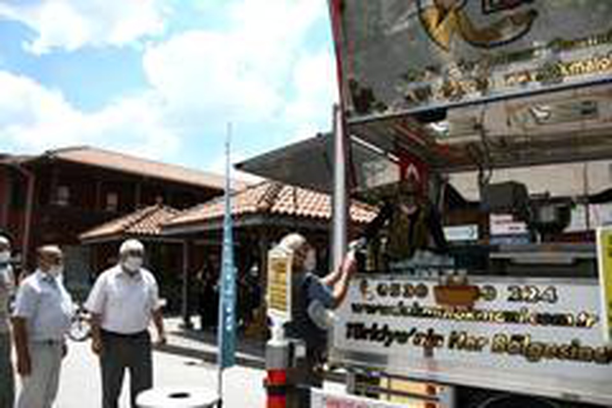 Ayasofya\'nın ibadete açılması mehteranla kutlandı