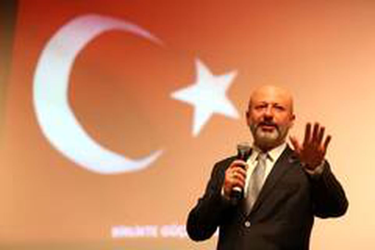 Başkan Çolakbayrakdar: "15 Temmuz bir destandır"