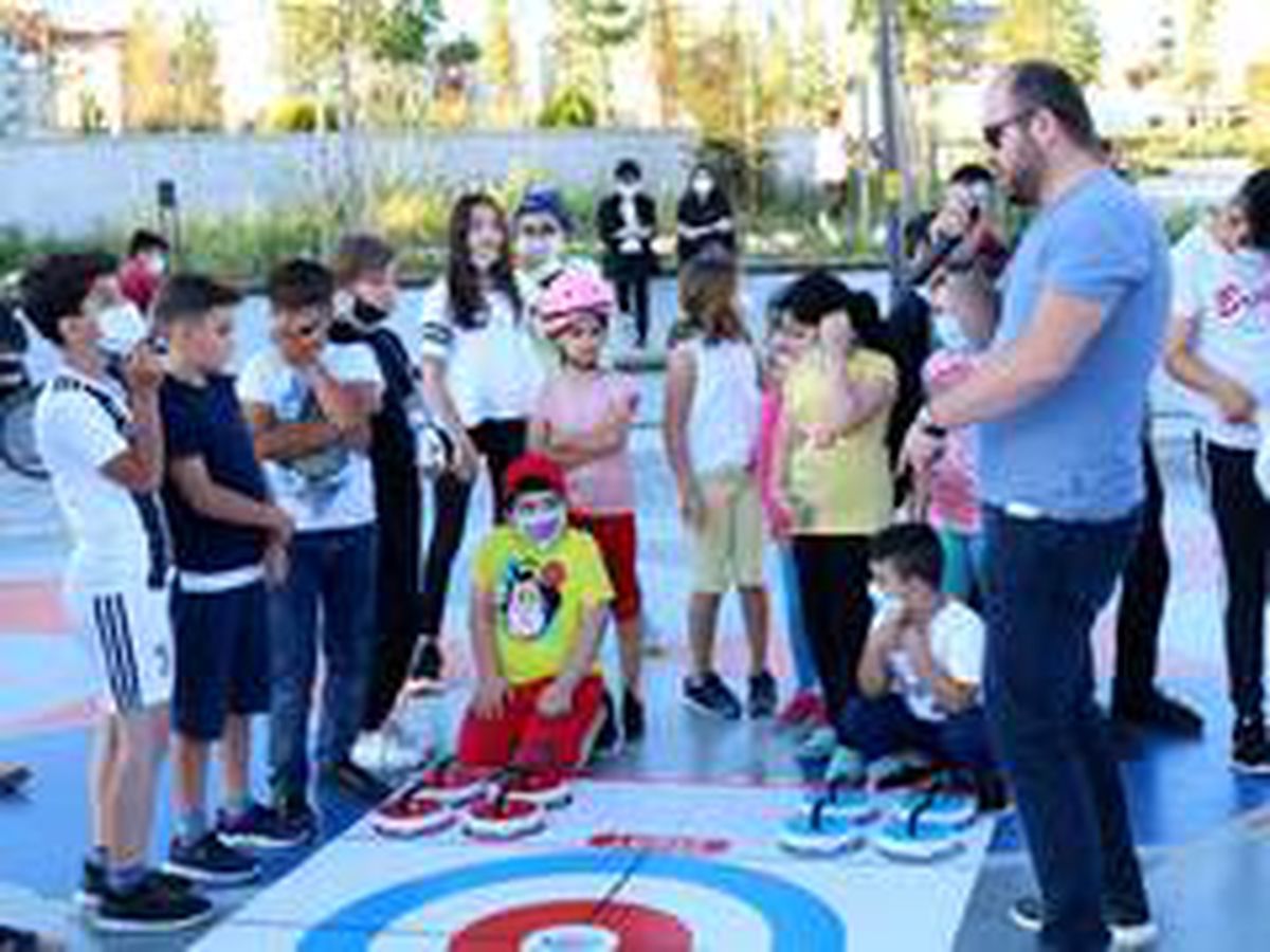Floor Curling ile eğlendiler