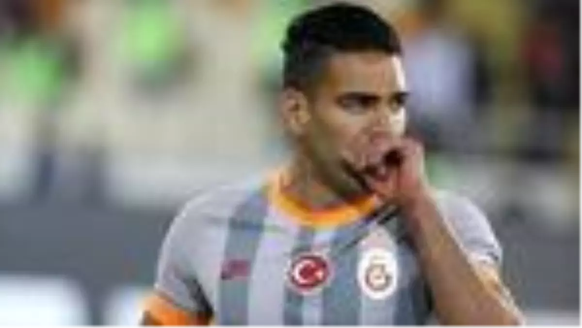 Galatasaray\'da Radamel Falcao 19. maçını kaçırdı!