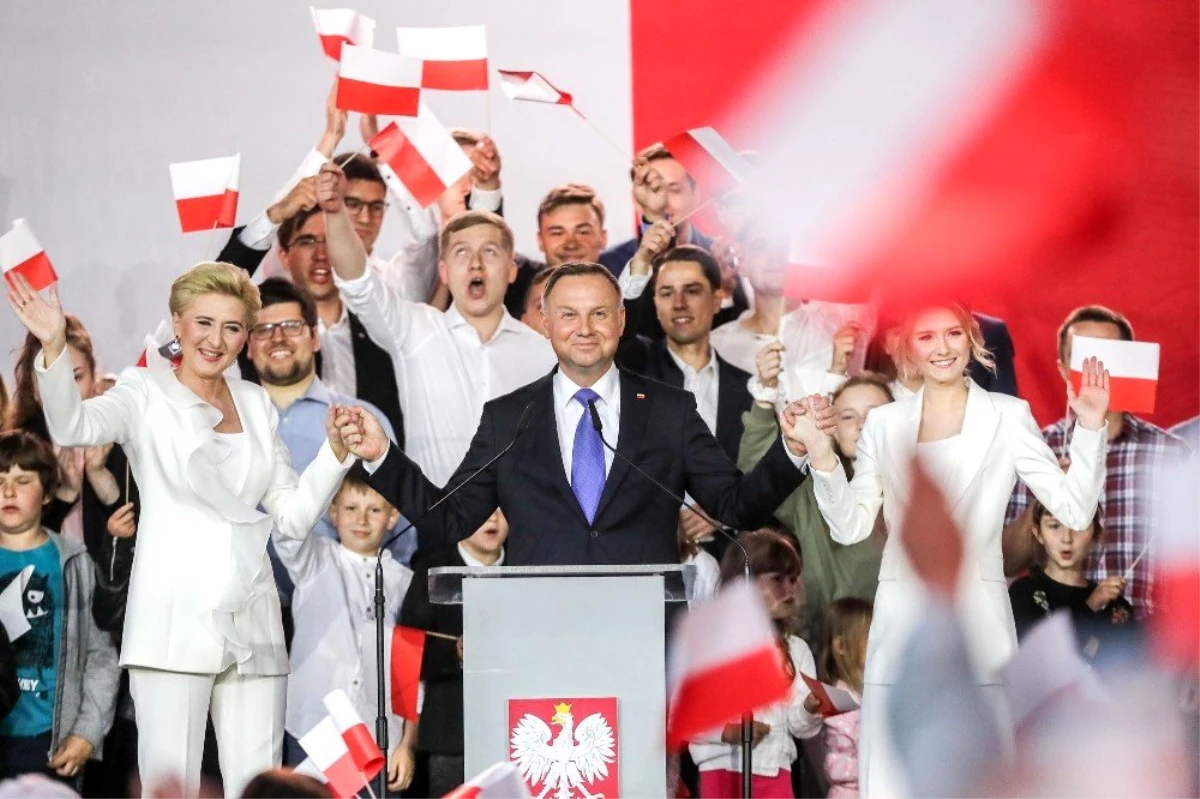 Polonya\'da Cumhurbaşkanlığı seçimlerinin galibi Andrzej Duda oldu