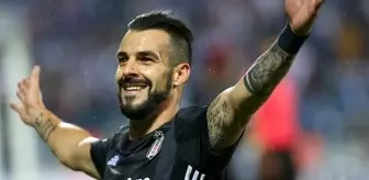 Son dakika! Beşiktaş'ın eski golcüsü Alvaro Negredo, İspanya'ya transfer oldu!