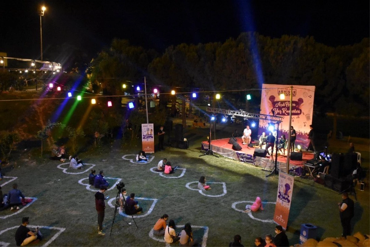 Akhisar Belediyesi \'Açık Hava Yaz Konserleri\' devam ediyor
