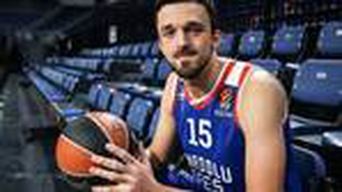 Anadolu Efes\'te Sertaç Şanlı\'nın sözleşmesi uzatıldı
