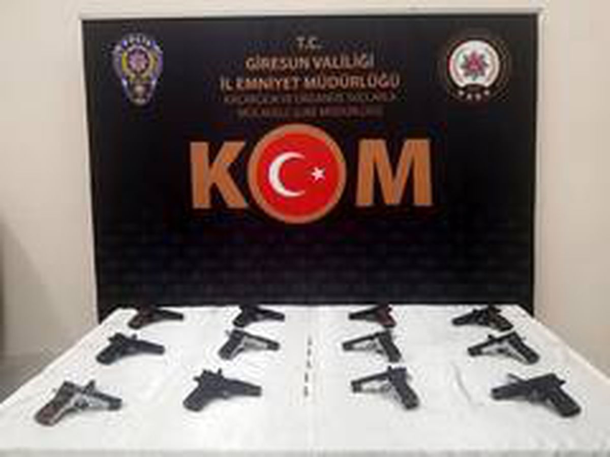 Giresun\'da 12 adet el yapımı tabanca ele geçirildi