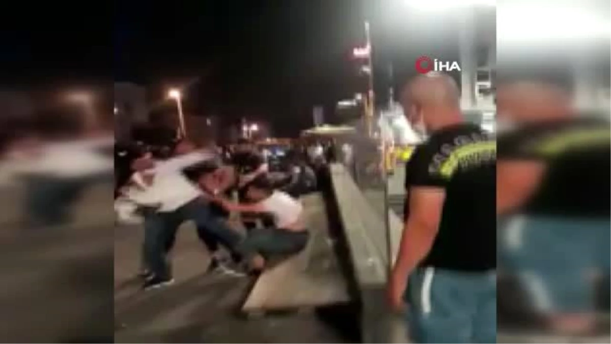 (İSTANBUL - Özel) Taksim\'de "Dövüş Kulübü" filmini aratmayan meydan kavgası kamerada