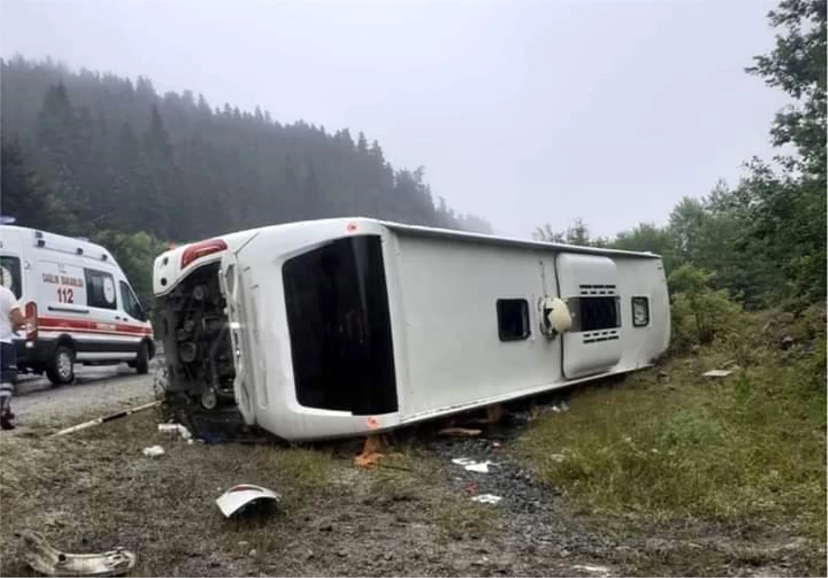 Kastamonu\'da otobüs kazasında 14 kişi yaralandı
