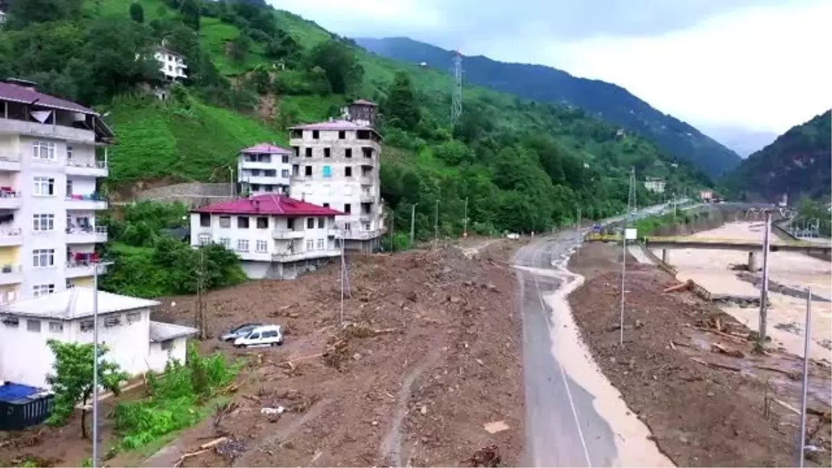 Rize\'deki selin meydana getirdiği hasar havadan görüntülendi