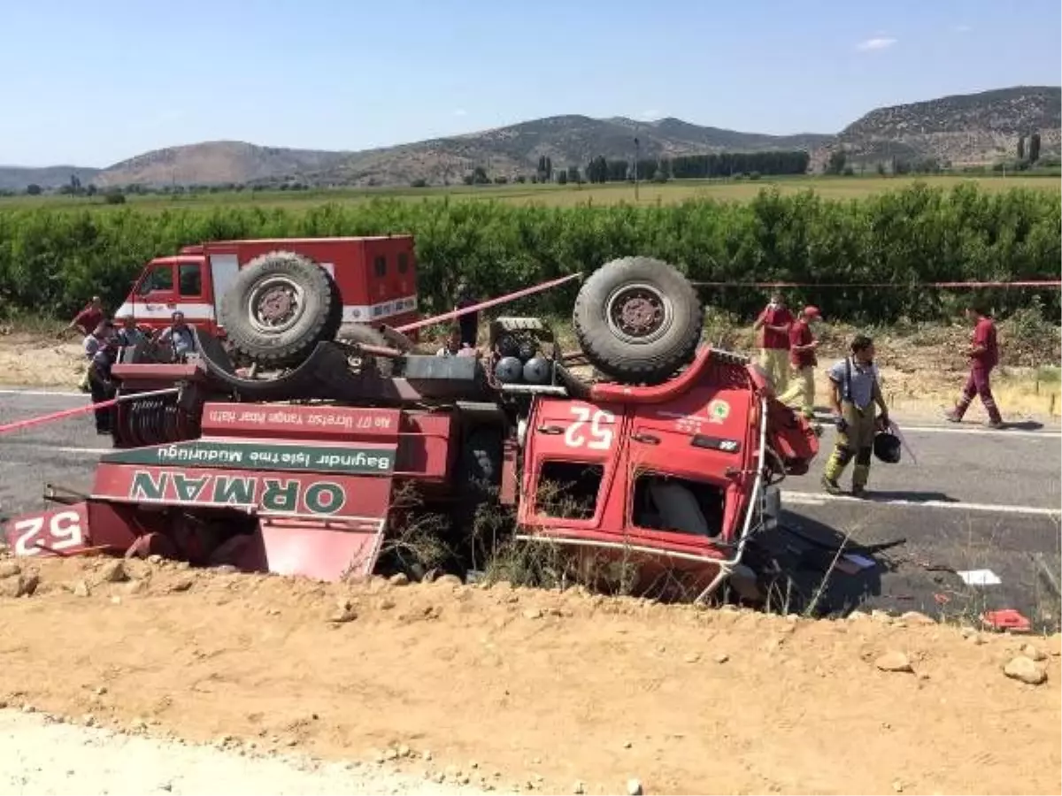 Son dakika haberleri... Tire\'de makilik yangınına giden arazöz devrildi: 2 ölü, 2 yaralı