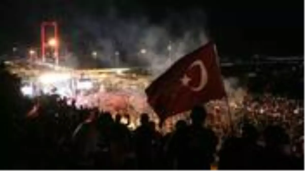 15 Temmuz hain darbe girişiminin 4. yıl dönümünde kahraman şehitlerimizi ve gazilerimizi saygıyla anıyoruz