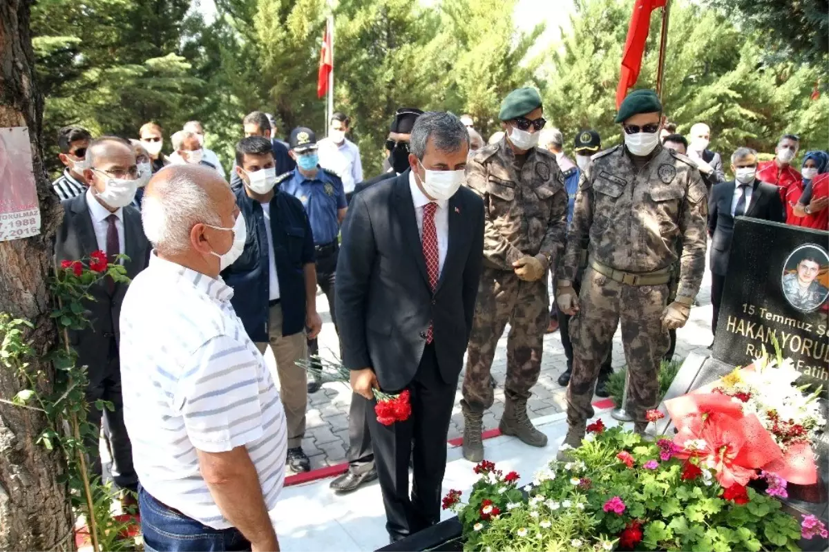 15 Temmuz şehidi PÖH Hakan Yorulmaz\'ın babası: "Bu ülkenin kaderini Seyit Onbaşılar ile 15 Temmuz...