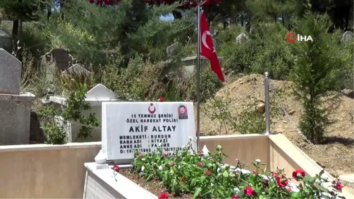 15 Temmuz şehidi polis memuru Akif Altay, kabri başında anıldı