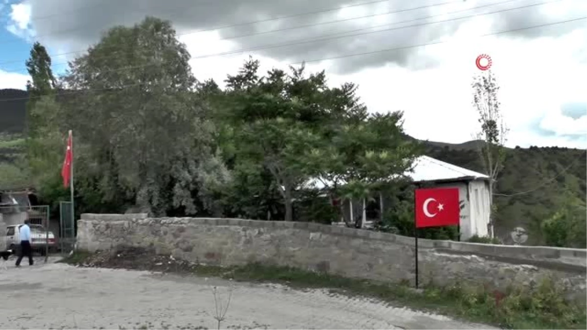 15 Temmuz Şehidi Yaşar\'ın babası, operasyona katılan askerlere kurban kesti