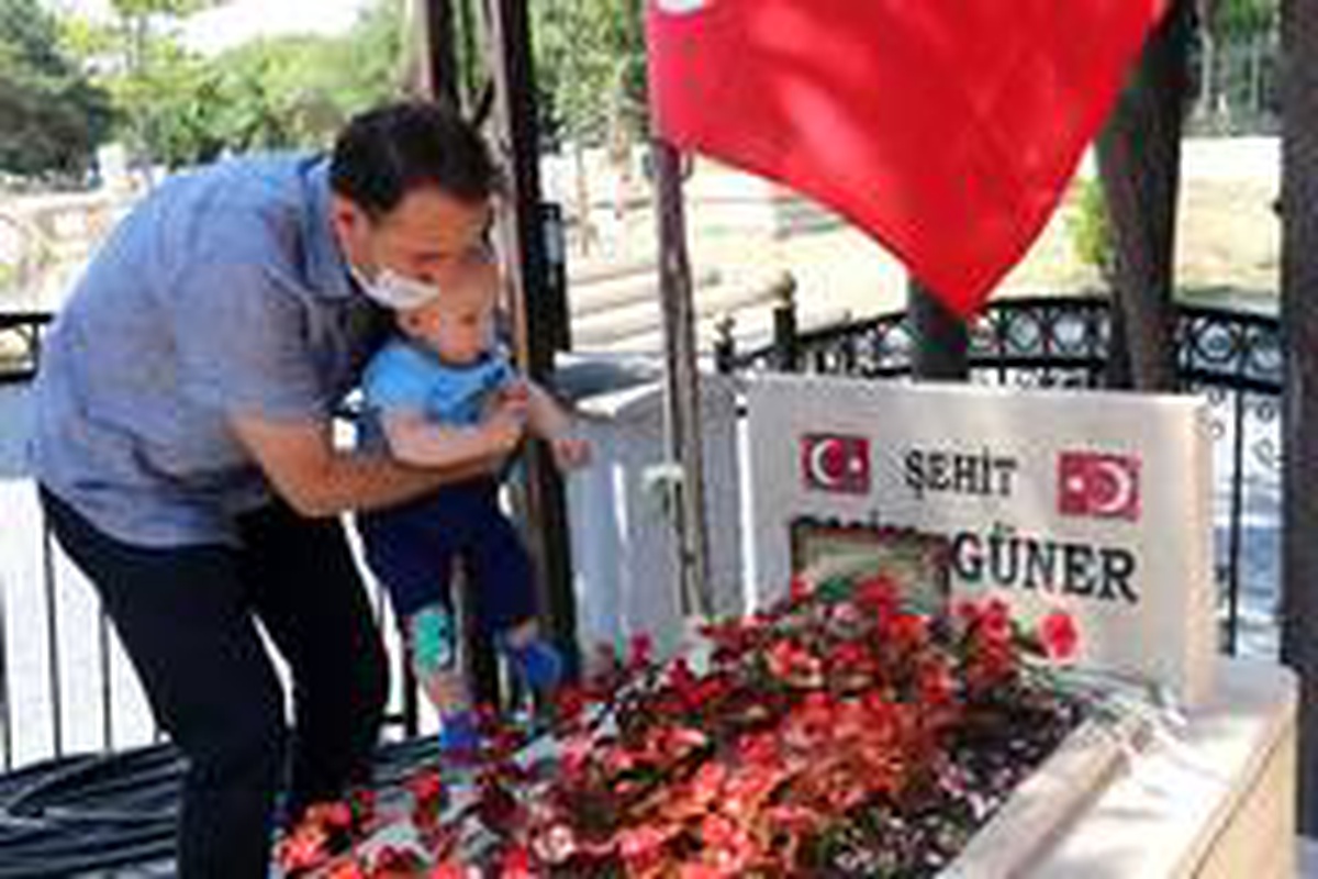 15 Temmuz şehitleri kabirleri başında anıldı