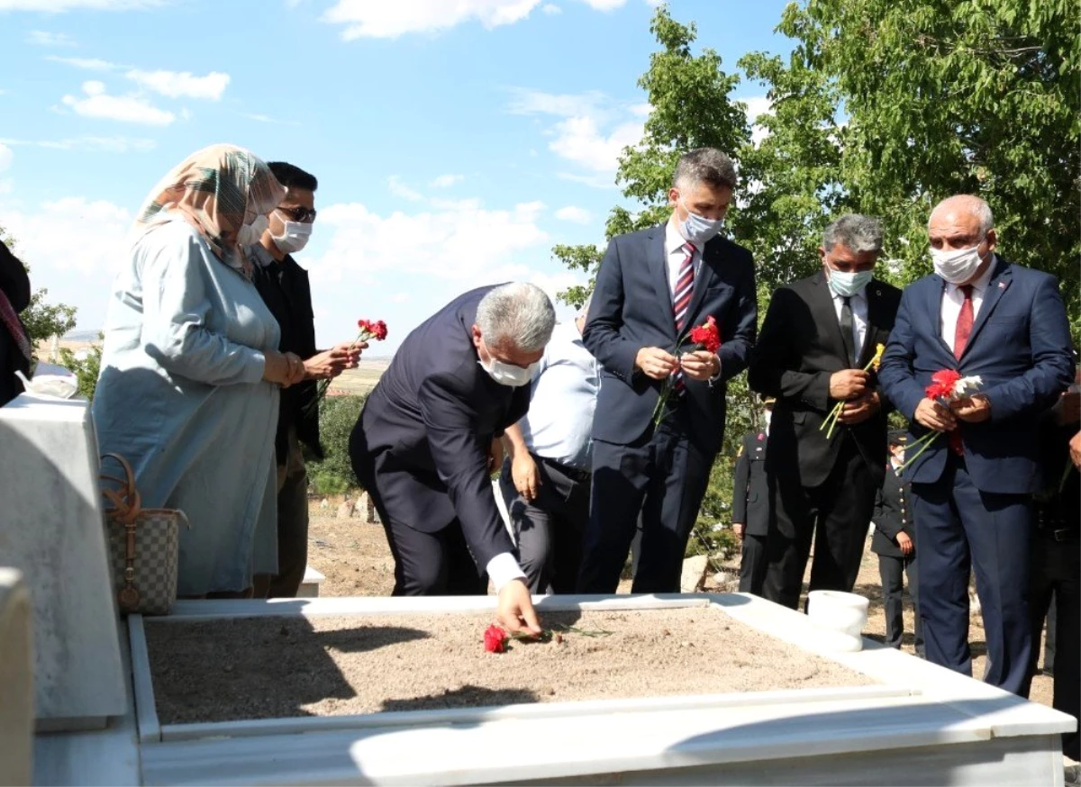 Son dakika haberleri: 15 Temmuz şehitleri mezarları başında anıldı