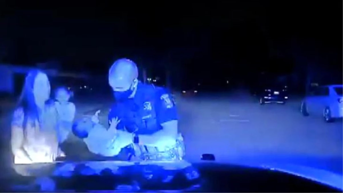Polis memuru, 3 haftalık bebeği ölümden böyle kurtardı