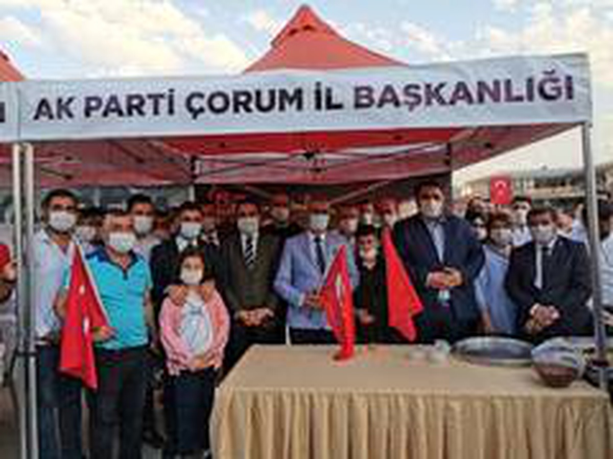 AK Parti Çorum teşkilatı lokma dağıttı