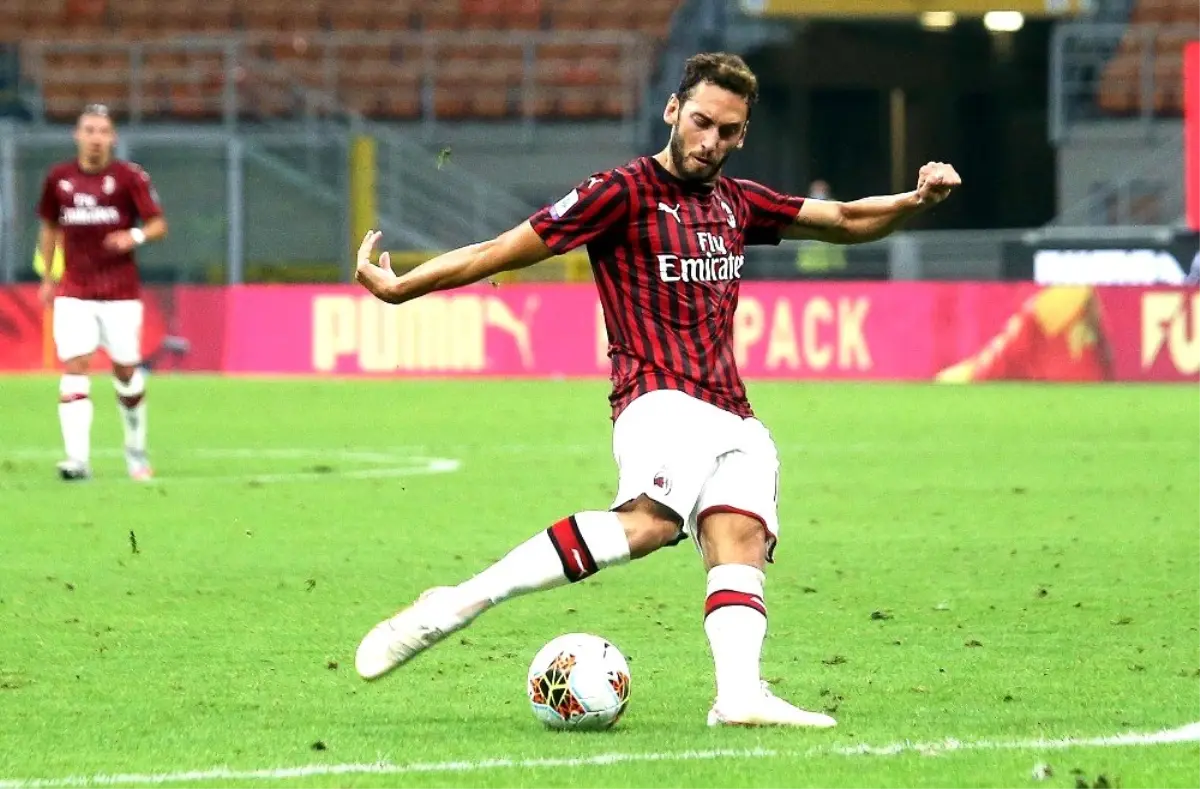 Çalhanoğlu yıldızlaştı, Milan 3 puanı aldı