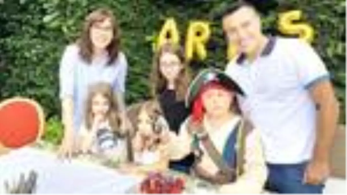 Funda Arar \'ın oğlu Aras 7 yaşında!