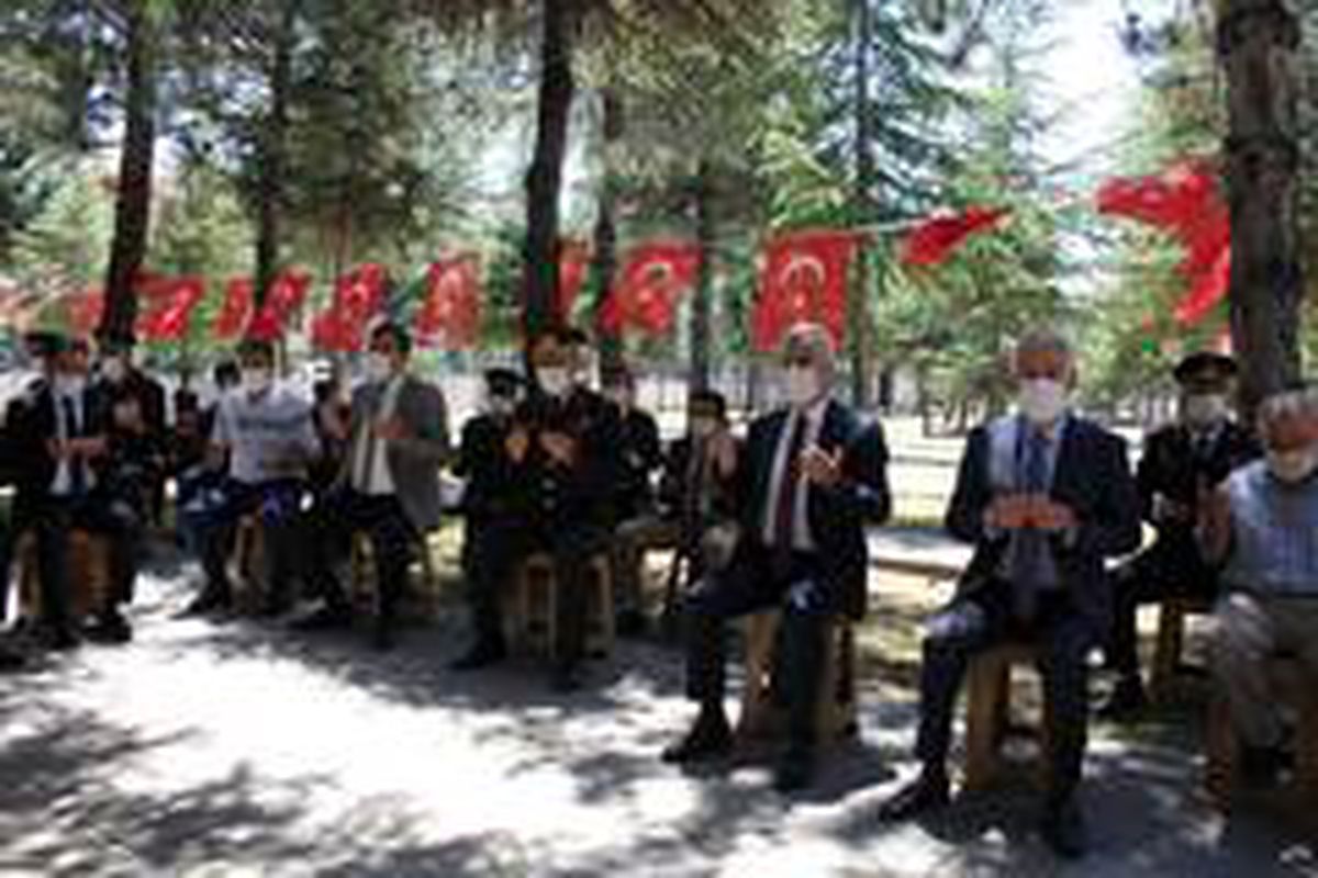 Isparta\'da şehitler dualarla anıldı