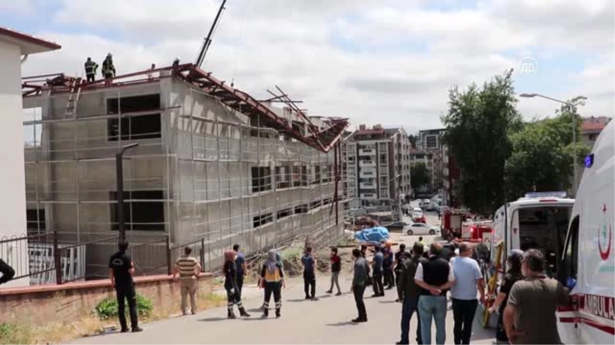 Kastamonu\'da bir inşaatın çatısı çöktü (2)