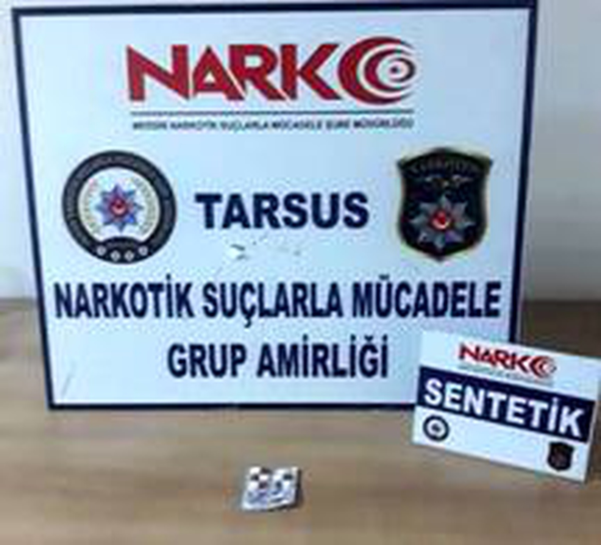 Kavgaya giden polis, uyuşturucu ele geçirdi