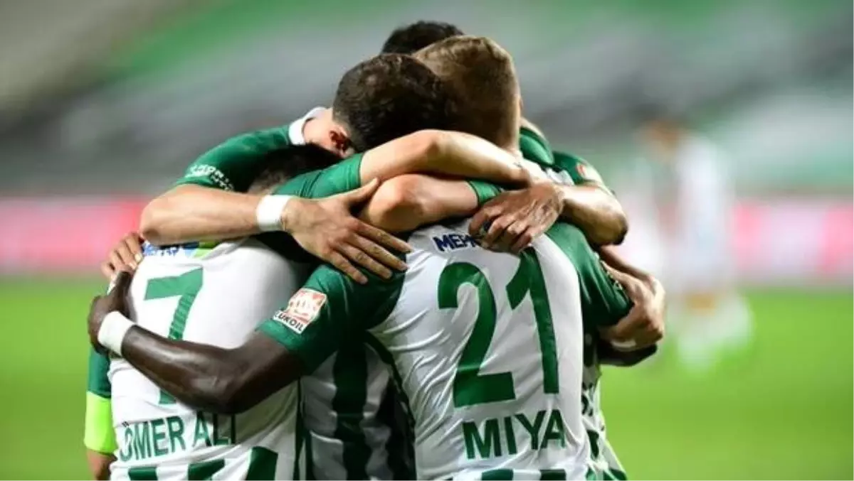 Konyaspor\'u orta saha oyuncuları sırtlıyor