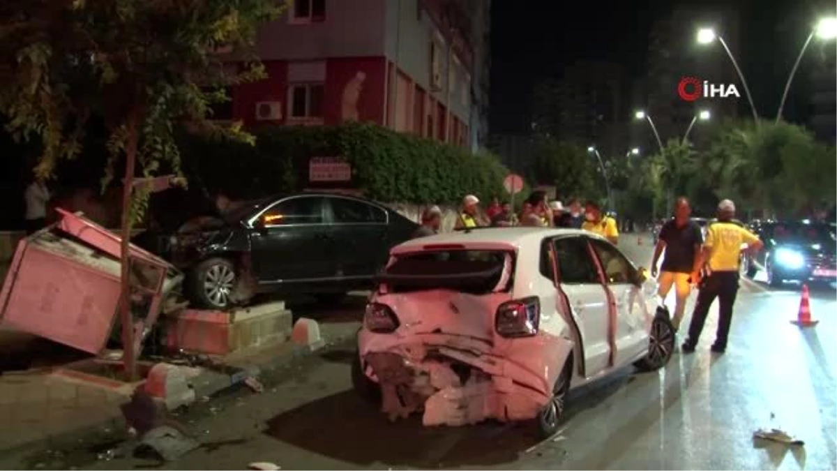 Otomobil kırmızı ışıkta duramadı: 2 kişi yaralandı