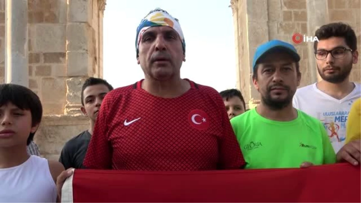 Son dakika spor: Şehitler anısına Anavarza Kalesi etrafından Türk bayrakları ile koştular