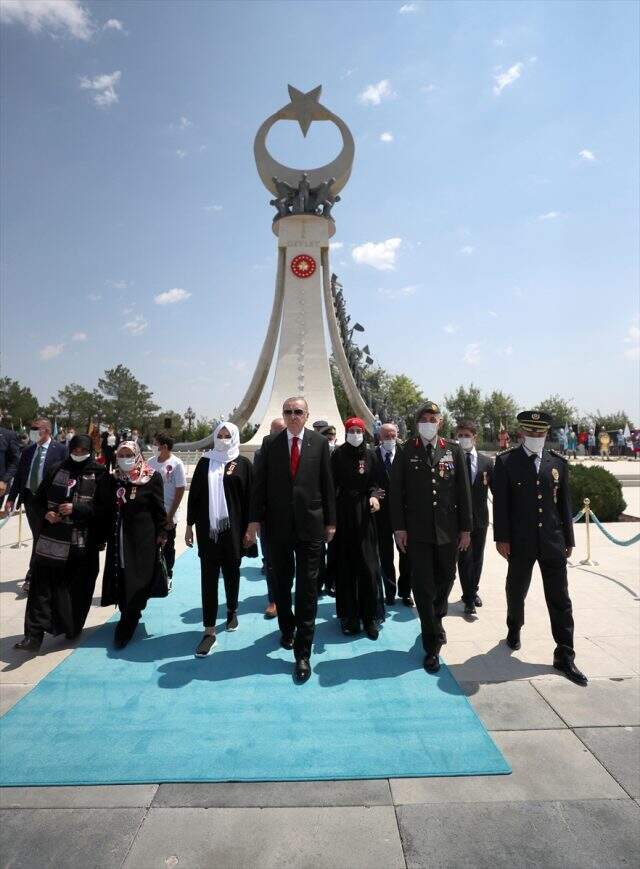 Son dakika: Cumhurbaşkanı Erdoğan TBMM'deki 15 Temmuz etkinliklerinde: 15 Temmuz sıradan bir darbe girişimi değildir.