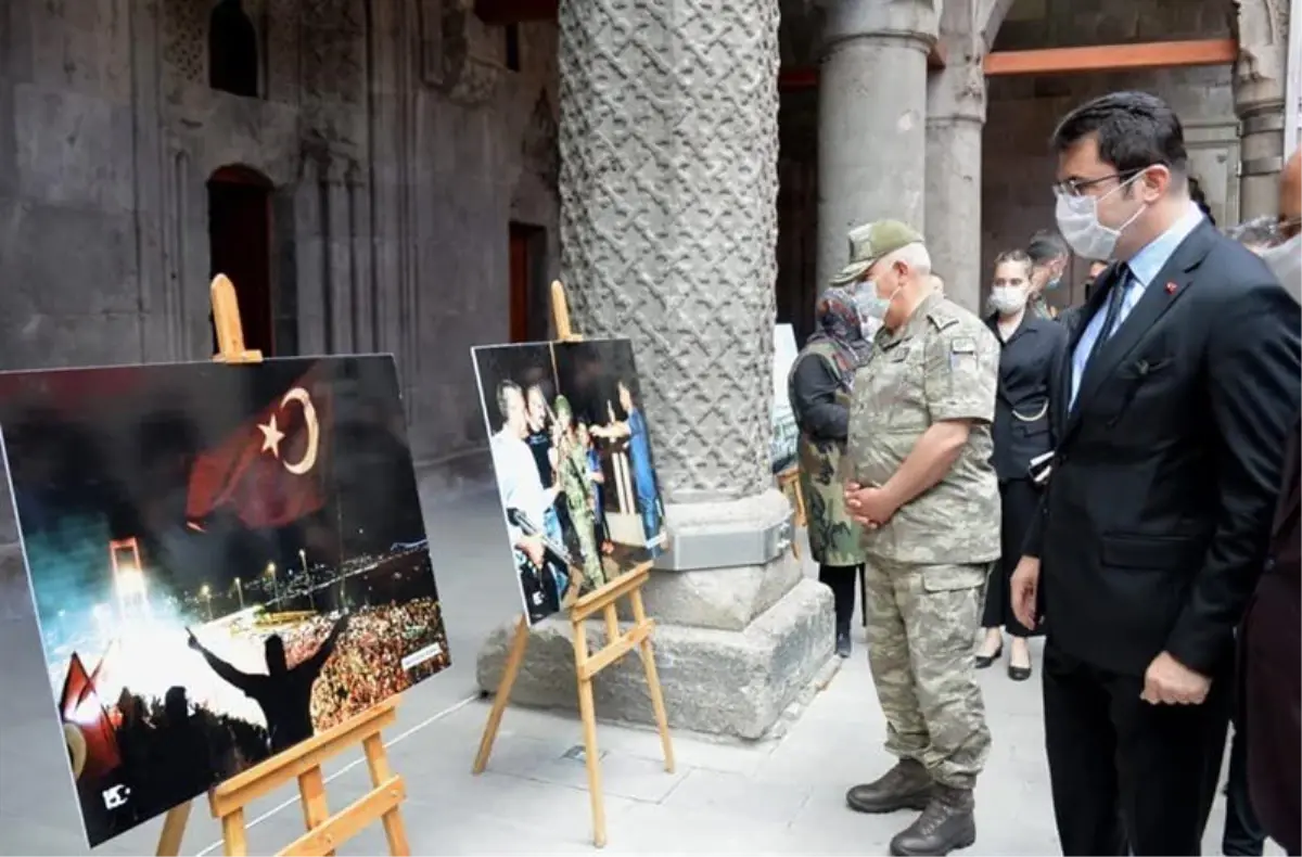 Tarihi Çifte Minareli Medrese\'de "15 Temmuz" fotoğraf sergisi açıldı