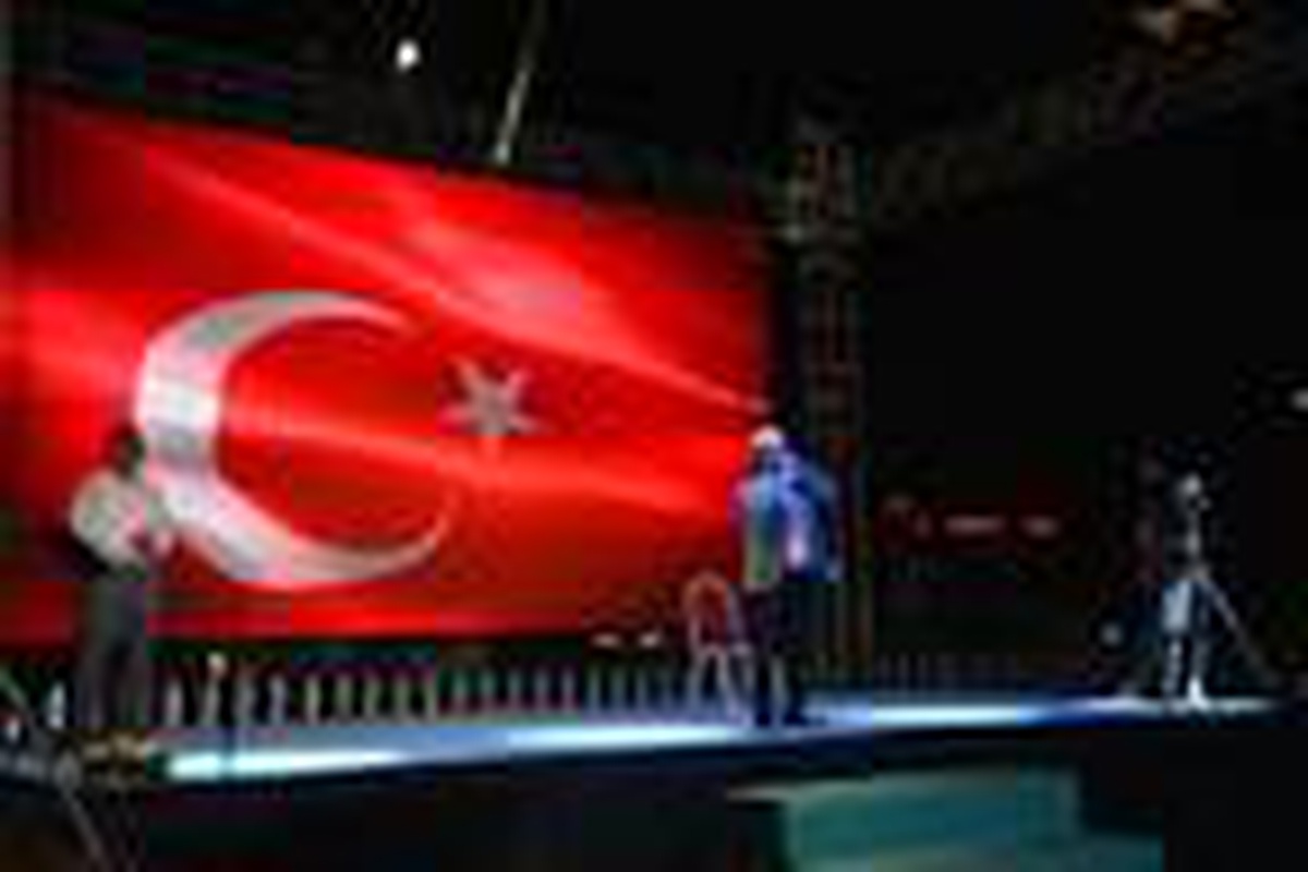 Adana\'da, 15 Temmuz şehitleri ve demokrasi için nöbet (2)