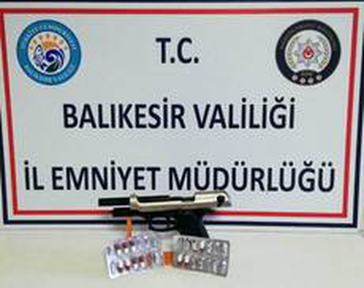 Balıkesir\'de polisten silah ve uyuşturucu operasyonu