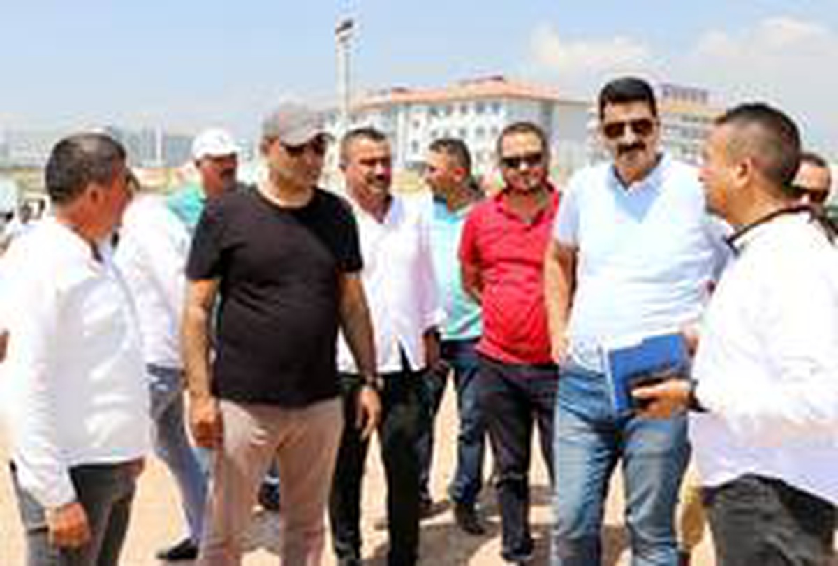 Başkan Yılmaz, kurban satış yerini inceledi