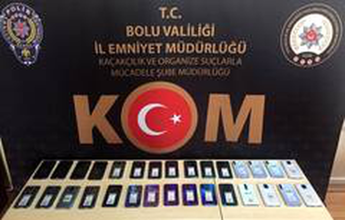 Bolu\'da cep telefonu kaçakçılığı: 2 gözaltı