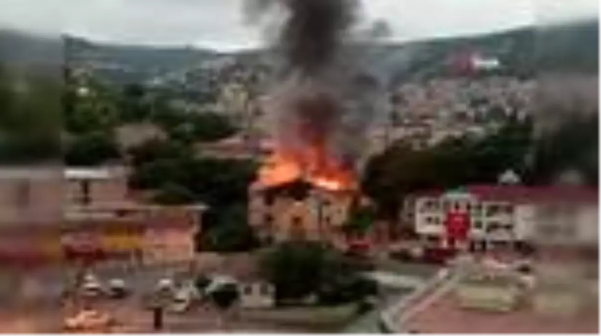 Bursa\'nın tarihi mekanı böyle küle döndü