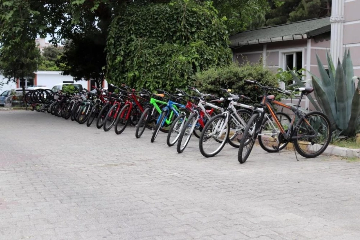 Çaldıkları bisikletleri sattıkları iddia edilen şüpheliler yakalandı