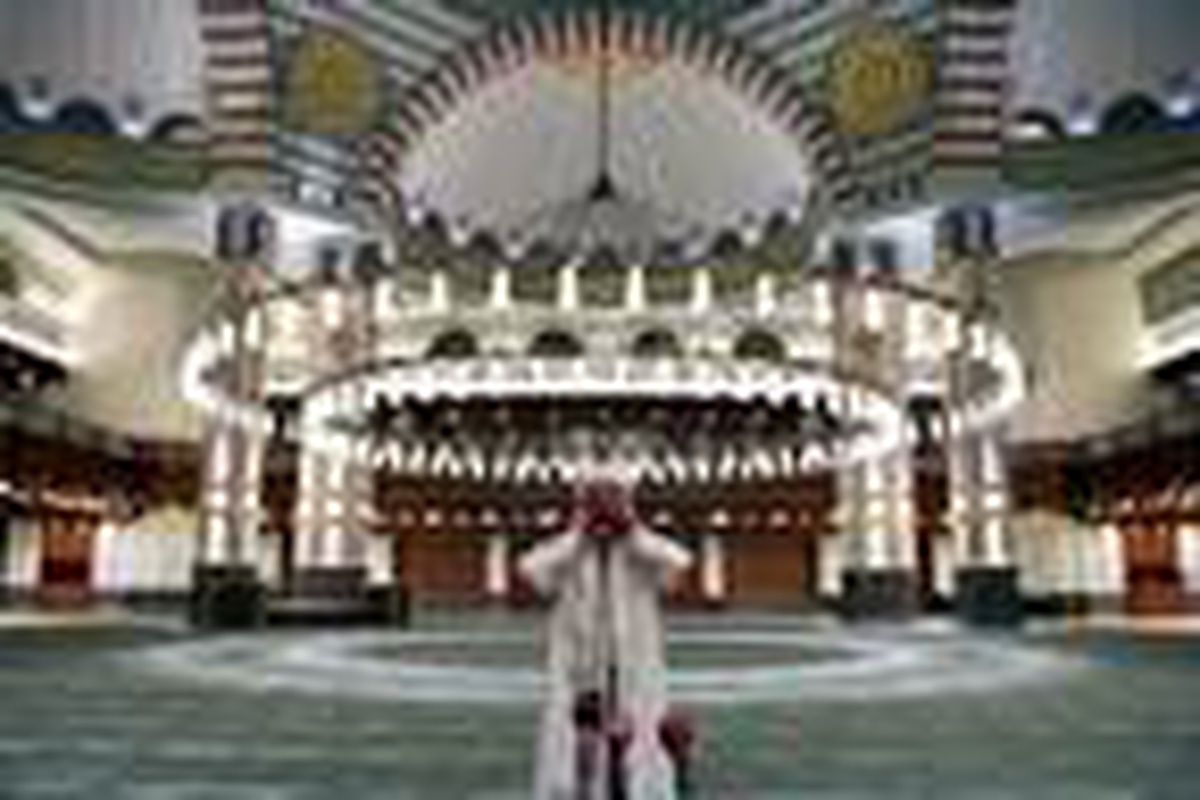 Diyanet İşleri Başkanı Erbaş, Millet Camii\'nde sela okudu