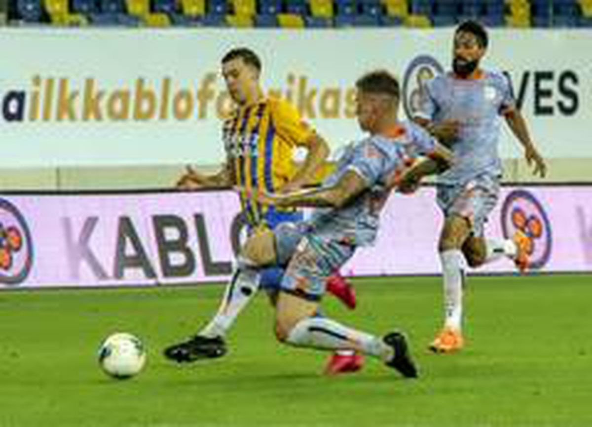 Fenerbahçe\'de rota Konrad Michalak