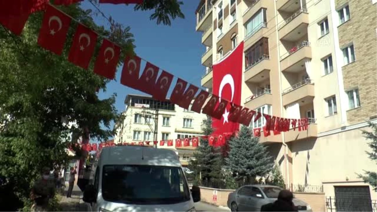Özel harekat polisi Muhammet Demir\'in şehadet haberi Sivas\'taki ailesine verildi