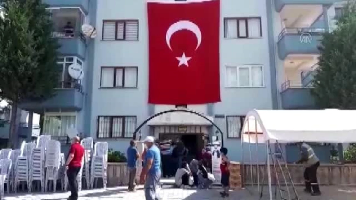 Van\'da düşen keşif uçağında şehit olan komiser yardımcısının ailesine acı haber verildi